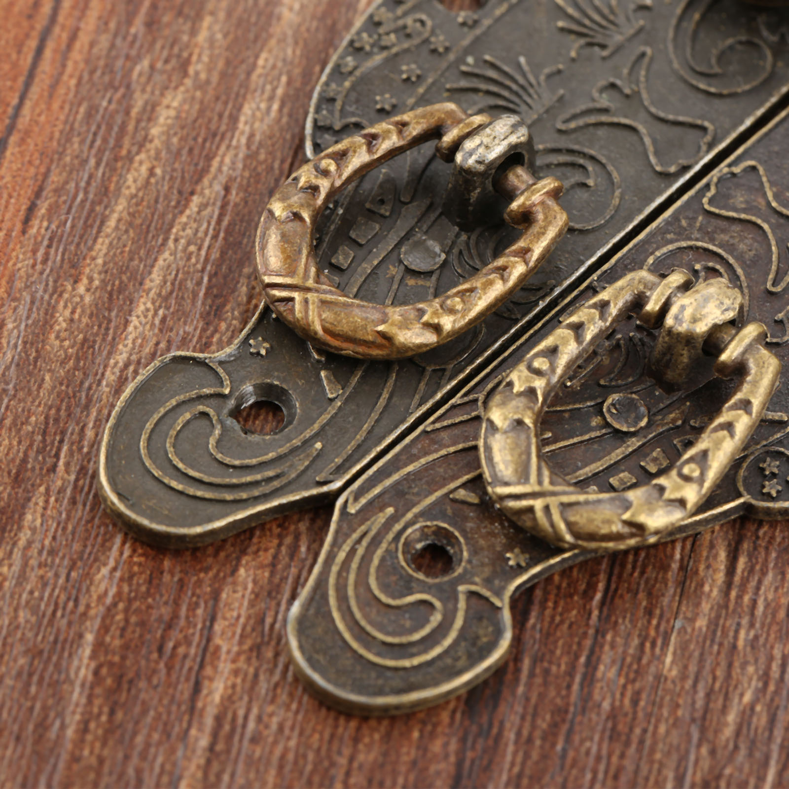 Furniture Hardware Antique - 1PC アンティークボックスラッチハスプヴィンテージ木製ギフトボックストグルロック合金バックルラッチフック家具ハードウェア亜鉛合金 90*50 ミリメートル