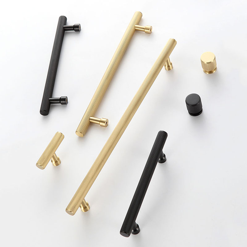 Furniture Rotating Hardware - ゴールドブラック真鍮製ハンドル、ストレートラインの刻み模様入りキャビネットバー、ドレッサー、ワードローブプル、家具ドアバーハンドル