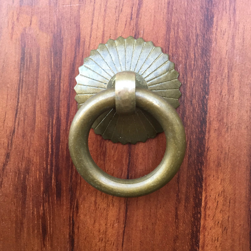 中国医学風キャビネットドロップリングノブ、茶色のプルハンドル - Furniture Hardware Drop Pulls のレビューと価格