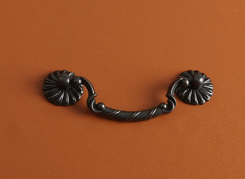 2個 レトロメタルドレッサープルハンドル ブラックキャビネッ - Furniture Hardware Drop Pulls のレビューと価格