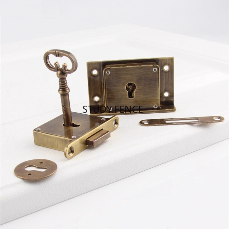 1PC アンティーク金属引き出しロックワインキャビネットドア - Furniture Hardware Locks のレビューと価格